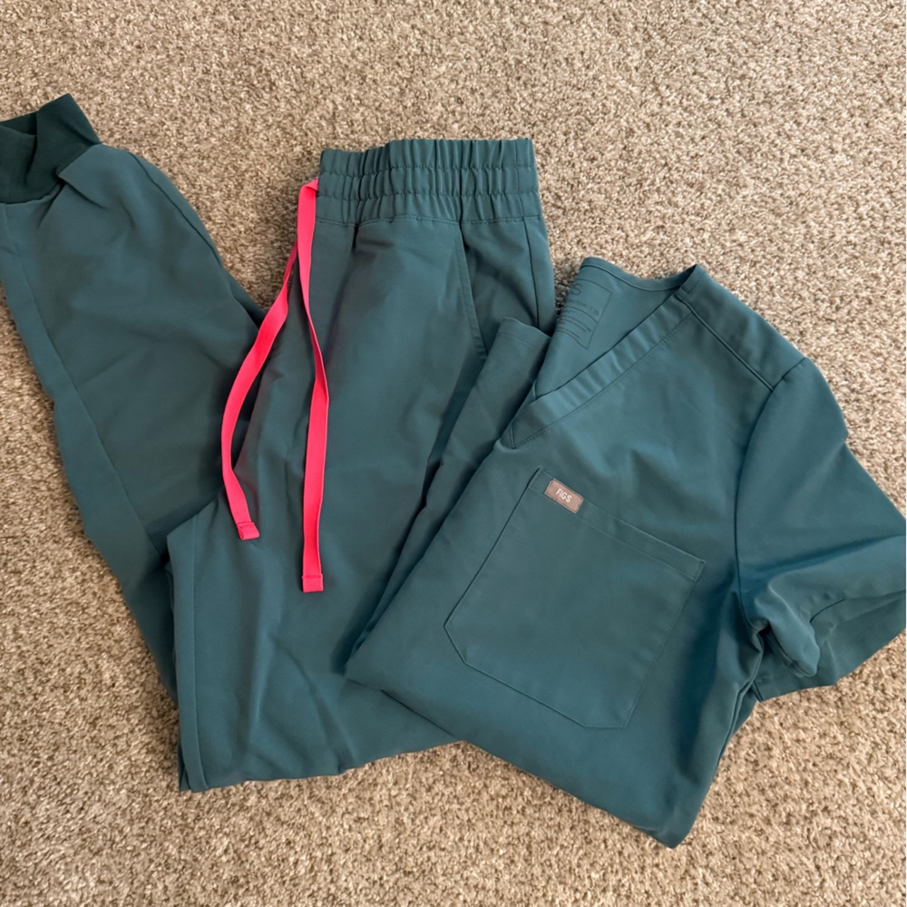 Figs Hydrogreen Scrub Set with Pink Accents